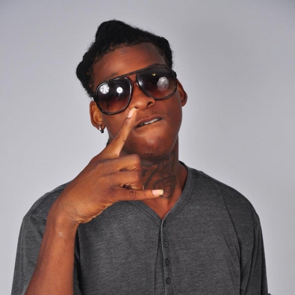 Как привлечь внимание девушки?