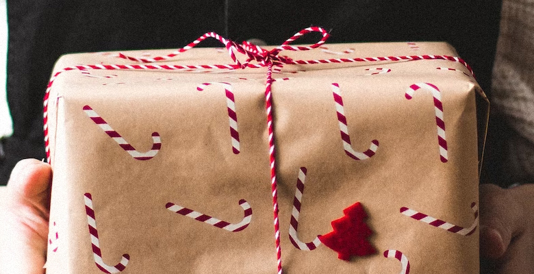 Что подарить на День почты: оригинальные идеи для подарков