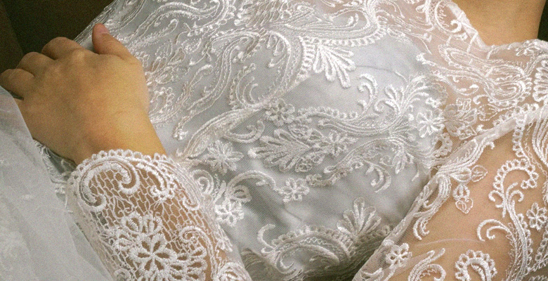 Двухъярусные свадебные торты ‒ особенности украшения