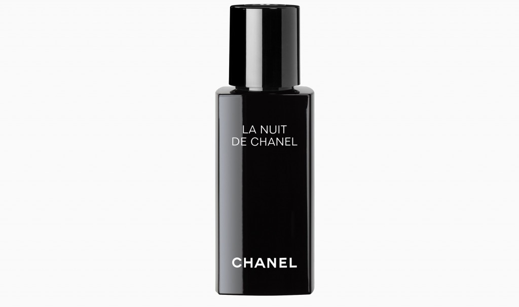 Сыворотка для восстановления кожи Chanel La Nuit De Chanel Evening Recharging Face Care от Chanel (4 160 руб.)