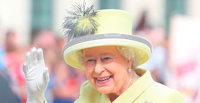 Королева Елизавета II установила рекорд по пребыванию на троне
