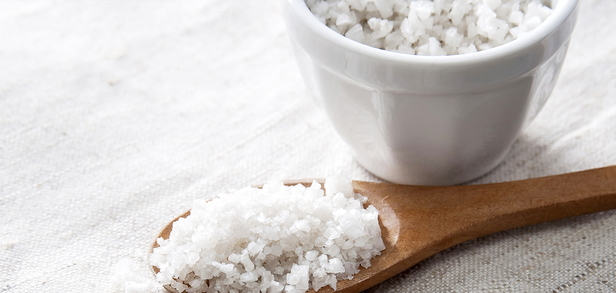 Почему нельзя есть соль и чем ее можно заменить?