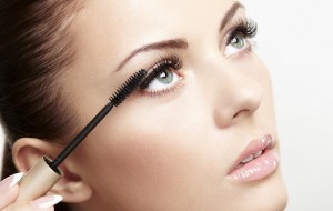 Как сделать глаза больше при помощи макияжа?