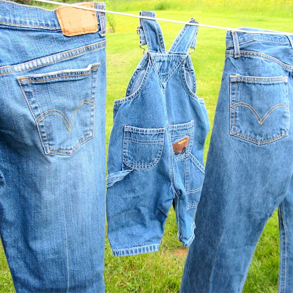 Как стирать джинсы?