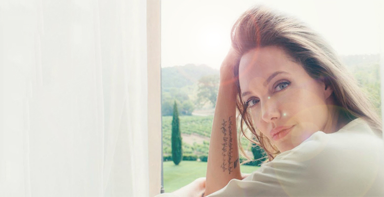 Анджелина Джоли в рекламе нового аромата Guerlain