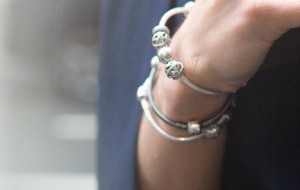 Как правильно сочетать много браслетов