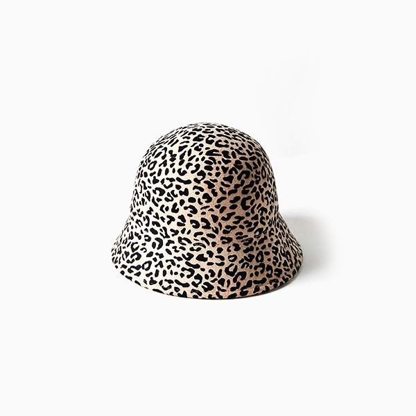 Шляпка Urban Outfitters с леопардовым принтом