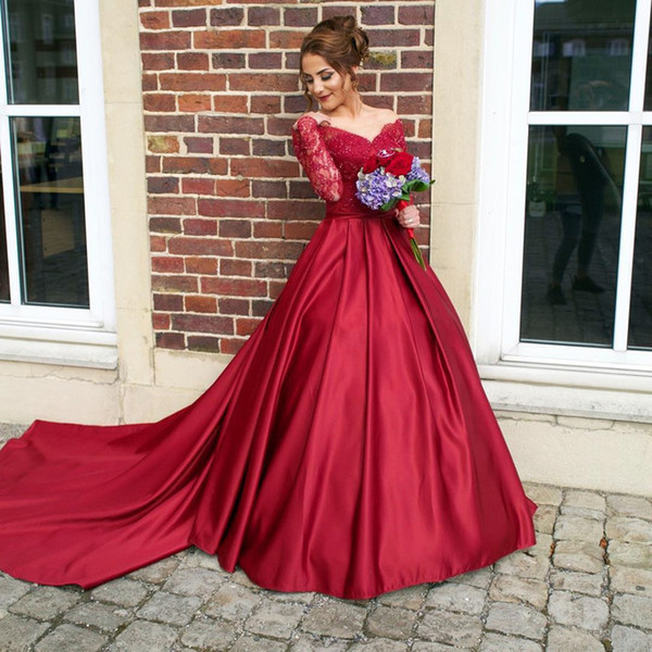 Фото свадебного красного свадебного платья