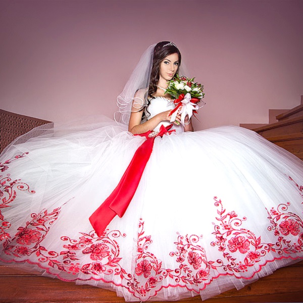 33 идеи как перешить свадебное платье (много фото)
