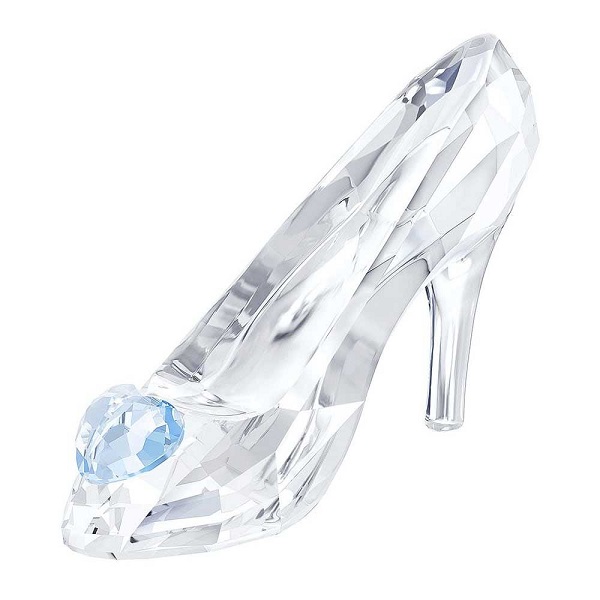 Романтический подарок на стекляную свадьбу для жены: хрустальная туфелька
