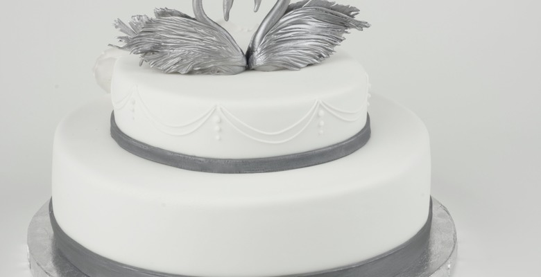 Торт на серебряную годовщину (25 лет свадьбы)