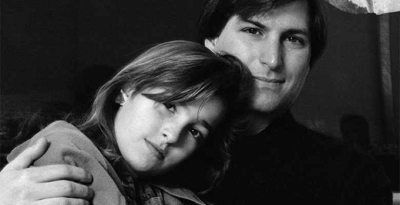 Дочь Стива Джобса выпустит мемуары о сложных отношениях с отцом
