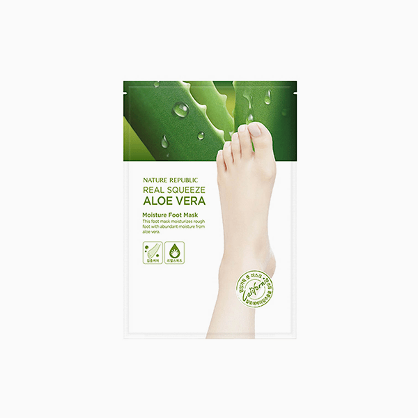 Увлажняющая маска для кожи ног Real Squeeze Aloe Vera Peeling Foot Mask, Nature Republic 