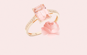 Золотые украшения с камнями розового цвета