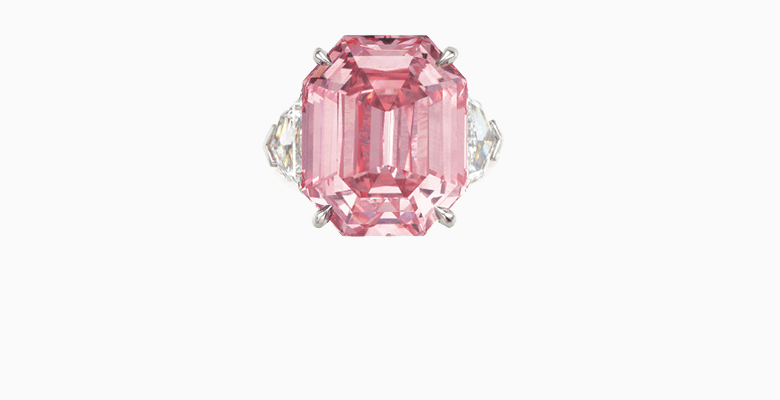 Уникальный розовый бриллиант был продан за $50 млн