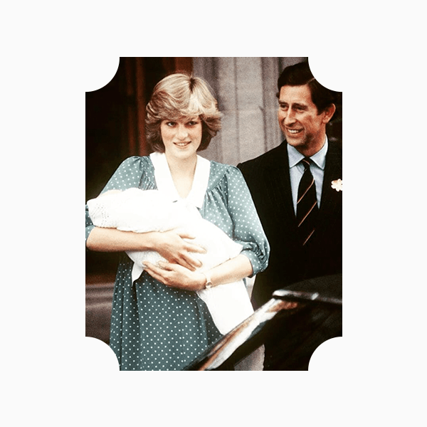 Принцесса Диана с принцем Уильямом на руках, 1982 год Принцесса Диана с принцем Уильямом на руках, 1982 год