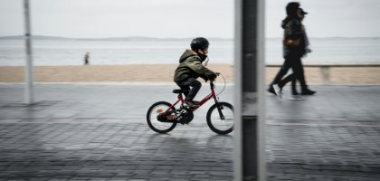 Как научиться кататься на велосипеде взрослому или ребенку?
