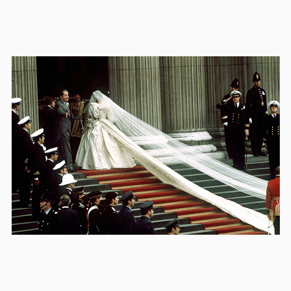 Свадьба ХХ века: какое послание принцесса Диана оставила на туфлях