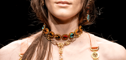 Ожерелья со вставками из драгоценных камней как у Versace