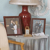 Королева Елизавета II убрала фотографию Меган Маркл со своего стола