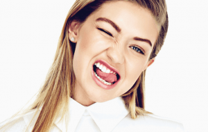 Отбеливание зубов: дома vs в кабинете стоматолога
