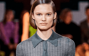 Обычное поло стало главной вещью 2020 года: спасибо, Prada!