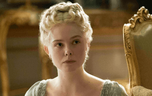 Эль Фаннинг сыграла Екатерину II в сериале «Великая»