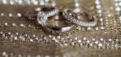 Почему обручальное или помолвочное кольцо могут выглядеть дешево?