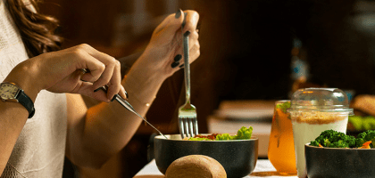 Сердцебиение после еды: когда следует беспокоиться и продукты, которых следует избегать