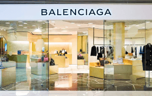 Молодой дизайнер из Берлина обвинила Balenciaga в плагиате