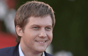 38-летний телеведущий Борис Корчевников теряет слух