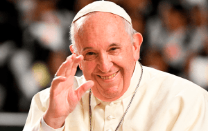Папа римский лайкнул бикини-модель в «Инстаграме»