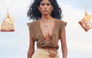 Сумка в качестве украшения – забавная ювелирная идея от Chanel, Jacquemus и Fendi
