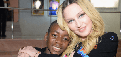 Мадонна показала дефиле младшего сына в платье