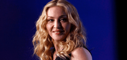 Мадонну снова раскритиковали за откровенный наряд