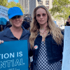 Дженнифер Лоуренс и Эми Шумер пришли на митинг против запрета абортов