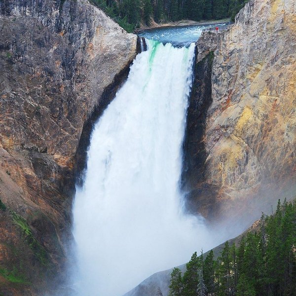 Нижний Водопад в йеллоустоуне
