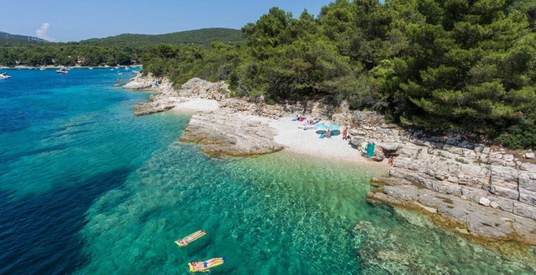 Лучшие пляжи Хорватии для комфортного отдыха