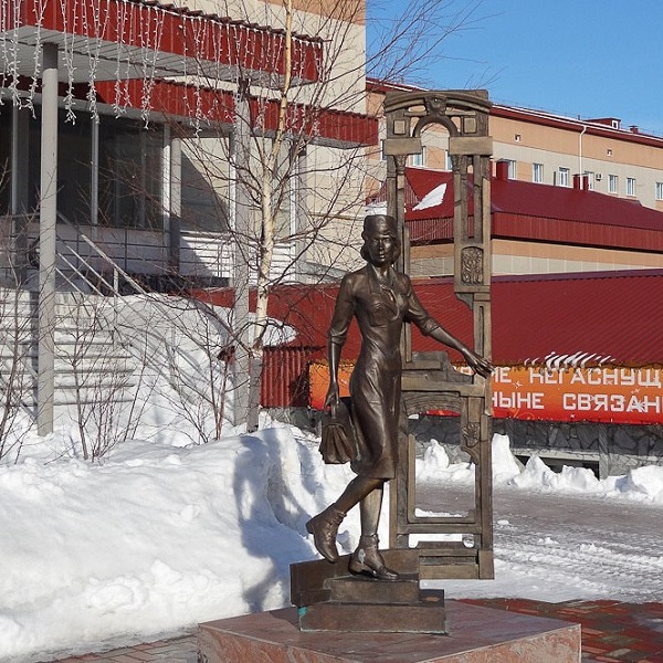 Памятник медсестре