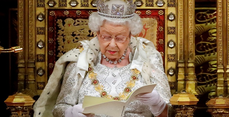 Кто создает украшения для Королевы Великобритании и ее семьи