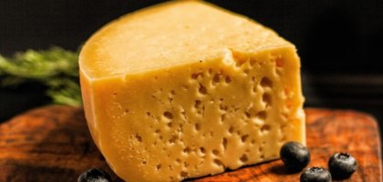 Чем известен и уникален сыр чеддер?