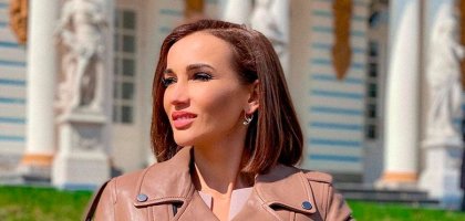 Анфису Чехову раскритиковали за поцелуй с сыном