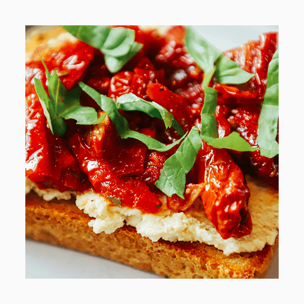 Вкусно, быстро, полезно: 5 тостов на завтрак