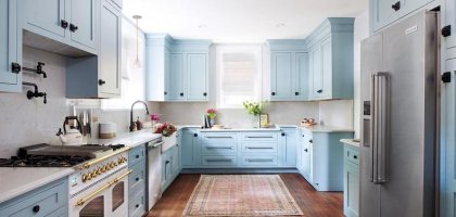 Голубая кухня в интерьере: дизайн, интересные идеи с фото