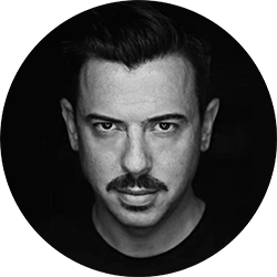 Денис Симачев, Модельер, художник, телеведущий, лауреат российских и международных конкурсов в сфере дизайна и моды Денис Симачев, Модельер, художник, телеведущий, лауреат российских и международных конкурсов в сфере дизайна и моды