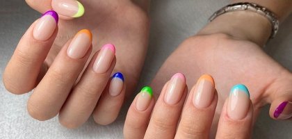 Цветной френч на короткие и длинные ногти: варианты дизайна с фото