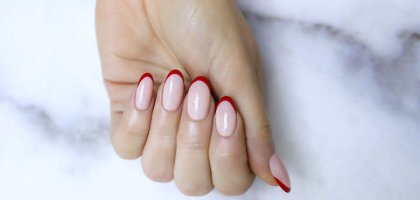 Красный френч на короткие и длинные ногти: варианты дизайна с фото