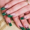 Зеленый френч на короткие и длинные ногти: варианты дизайна с фото