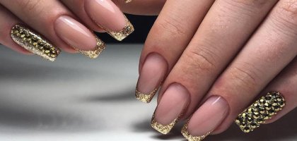 Золотой френч на короткие и длинные ногти: варианты дизайна с фото