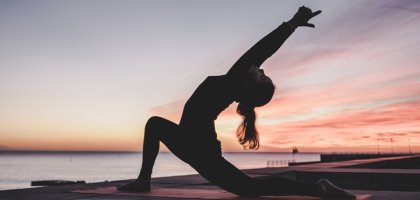 Йога и пилатес для молодых женщин: укрепление тела и ума